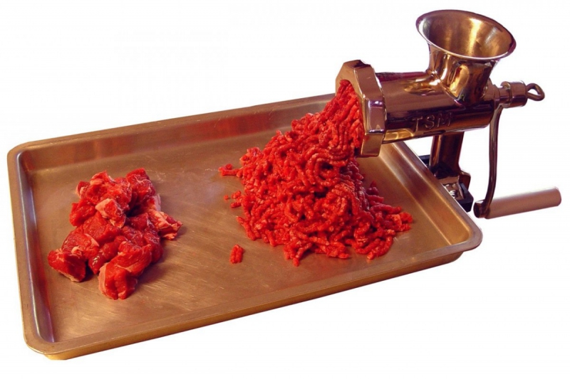 boucherie-TRANS EN PROVENCE-min_meat_grinder_meat_mincer_kitchen_appliance_grinder_mincer_hamburger_food_preperation_butcher_shop_tool-1158997